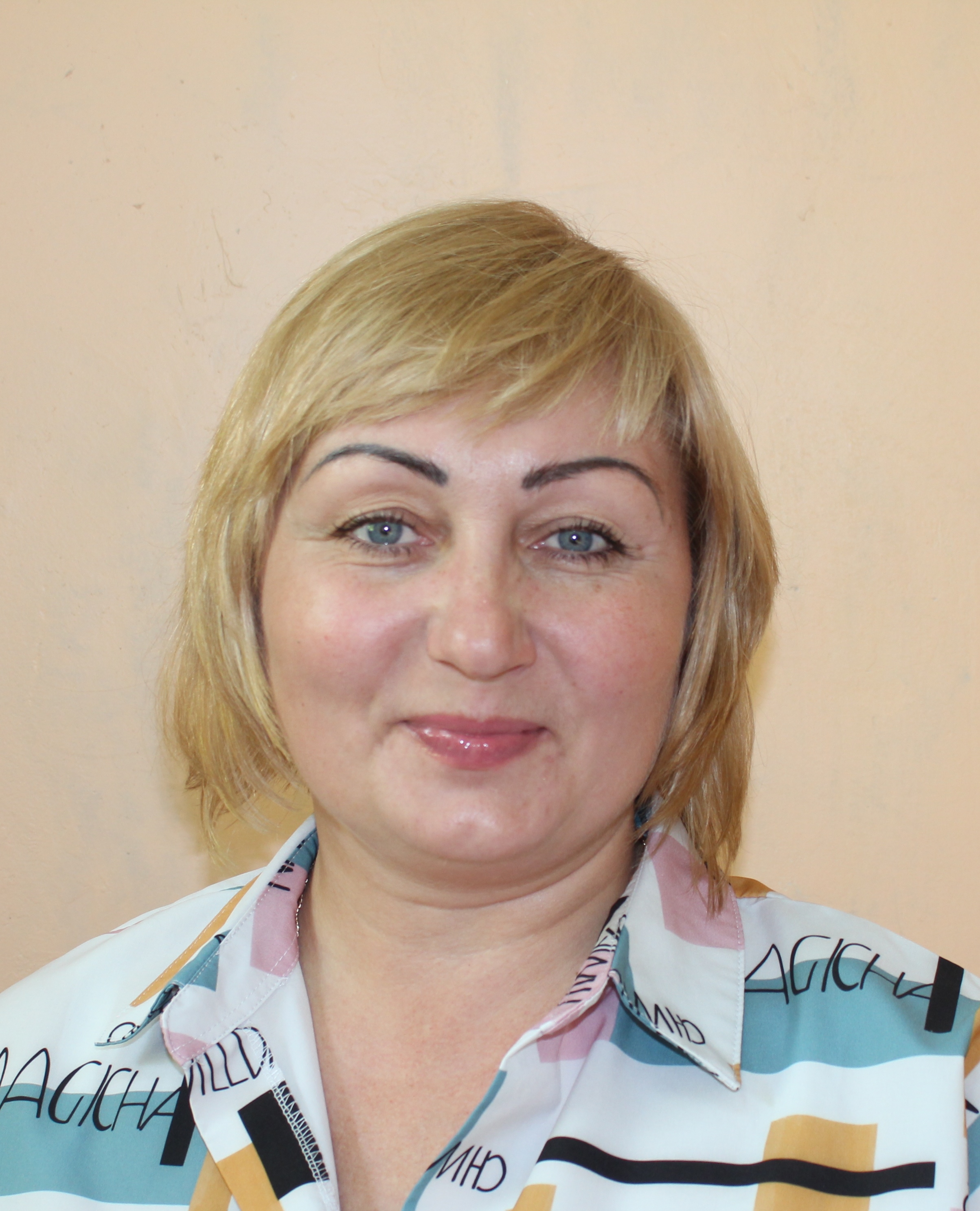 Шаповалова Евгения Петровна.
